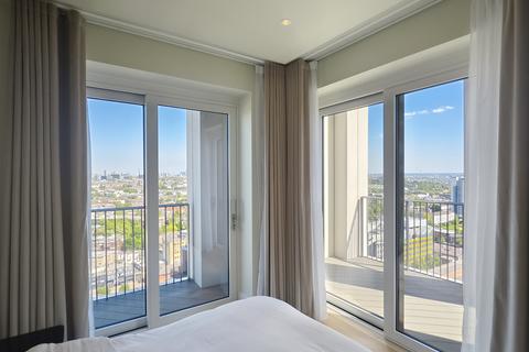3 bedroom flat for sale, Parkside Apartments, London W12