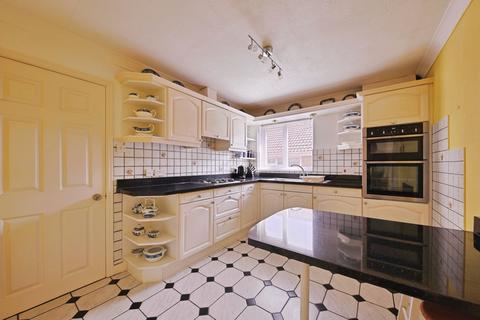 2 bedroom detached bungalow for sale, Tall Trees, Hessle, East Riding of Yorkshire, HU13 0LE