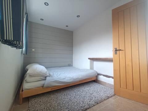 Bedroom 4.jpeg