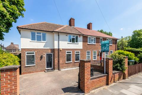 4 bedroom end of terrace house for sale, Stonefield Way, Charlton, London, SE7