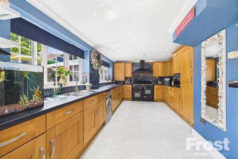 undefined, Queens Way, Feltham, Middlesex, TW13