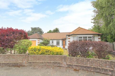 9 Cheviot Close, Sutton, SM2 5SB