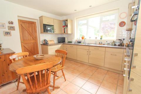 9 Cheviot Close, Sutton, SM2 5SB