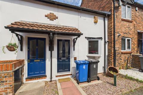 2 bedroom mews to rent, Birchdale Road, Appleton, Warrington