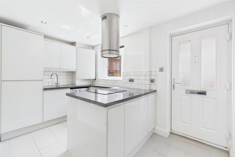 2 bedroom mews to rent, Birchdale Road, Appleton, Warrington