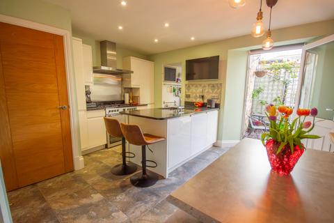 4 bedroom townhouse for sale, North Street, Lostwithiel, PL22