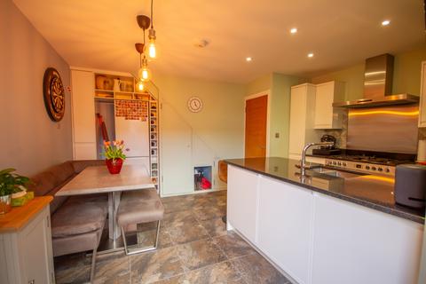 4 bedroom townhouse for sale, North Street, Lostwithiel, PL22