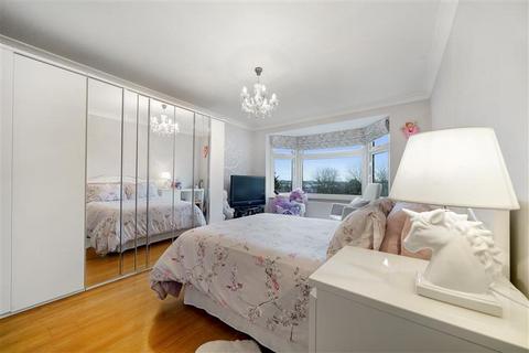 119 Vincent Gardens, London, NW2 7RH