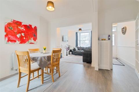 3 bedroom terraced house for sale, Avenue Road, Herne Bay
