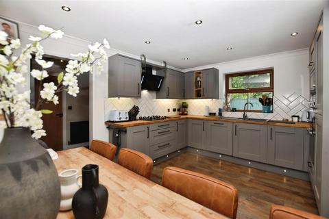 3 Cardinal Walk, Hessle, HU13 9QG