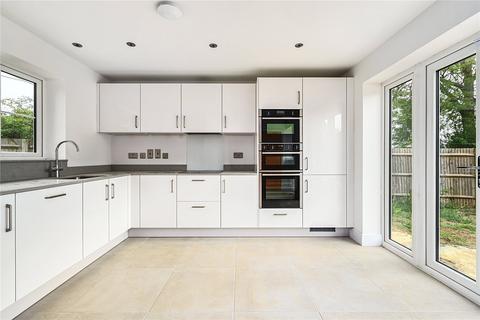 3 bedroom semi-detached house for sale, Kingfisher Walk, Coldharbour Road