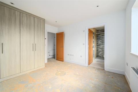 3 bedroom semi-detached house for sale, Kingfisher Walk, Coldharbour Road