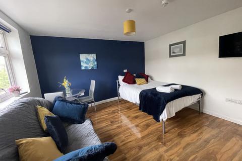 1 bedroom in a house share to rent, Fernbank Avenue, Wembley, HA0