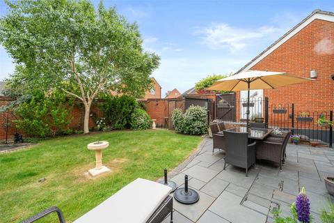 4 bedroom detached house for sale, Blackbird Place, Berkshire RG12