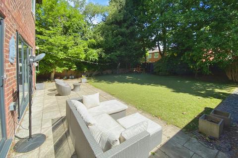 5 Shawdene Road, Manchester, M22 4BY
