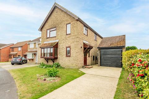 4 bedroom detached house for sale, Field View Gardens, Beccles