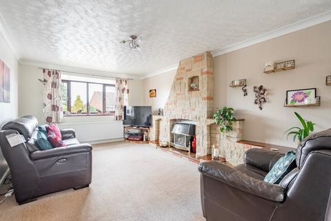 4 bedroom detached house for sale, Field View Gardens, Beccles