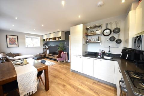 21 Compton Road, Wooburn Green, High Wycombe, HP10 0AW