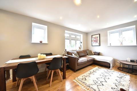 21 Compton Road, Wooburn Green, High Wycombe, HP10 0AW