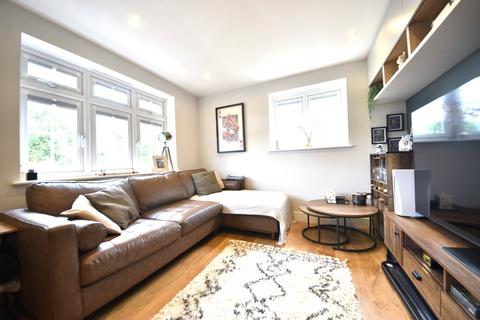 21 Compton Road, Wooburn Green, High Wycombe, HP10 0AW