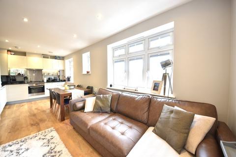 21 Compton Road, Wooburn Green, High Wycombe, HP10 0AW