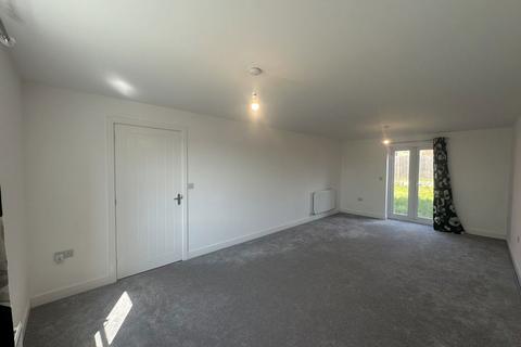 4 bedroom detached house to rent, Colney Way. Nottingham, NG8 3PY