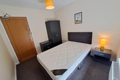 1 bedroom in a house share to rent, Splott Road, CF24
