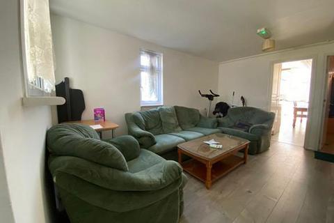 undefined, Ferraro Close, Hounslow TW5