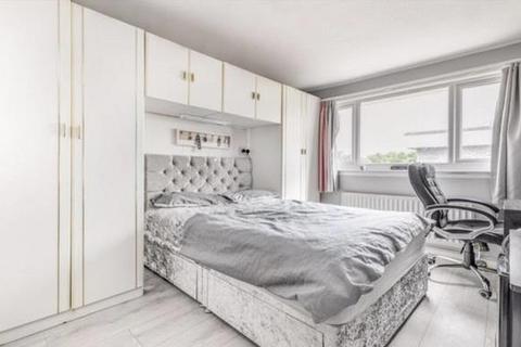 undefined, Ferraro Close, Hounslow TW5