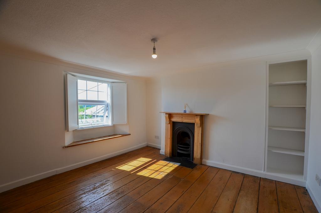 To Book A Viewing Call TPS Lostwithiel on 01208 87