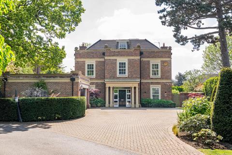 Warren Road, Coombe Estate, Kingston upon Thames, KT2