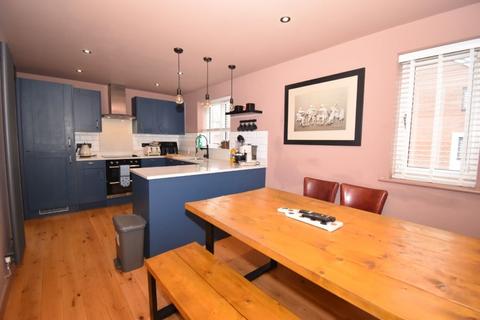 28 Flay Field, Tithebarn, Exeter, EX1 3YA