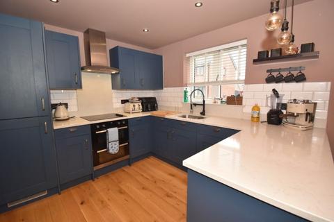 28 Flay Field, Tithebarn, Exeter, EX1 3YA