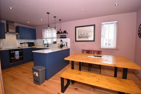 28 Flay Field, Tithebarn, Exeter, EX1 3YA