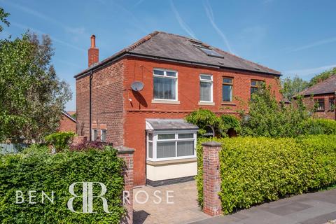 2 Murray Avenue, Farington Moss, Leyland, PR26 6PY