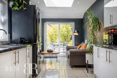 2 Murray Avenue, Farington Moss, Leyland, PR26 6PY