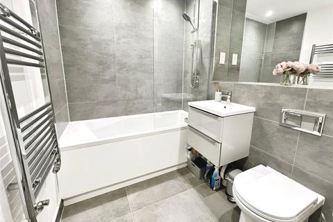 undefined, Whiffens Avenue, Kent ME4