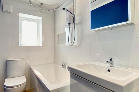 14 Waterloo Road, Brighouse, HD6 2AT