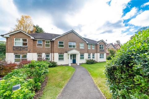 1 bedroom apartment for sale, Pear Tree Court, Camberley GU15