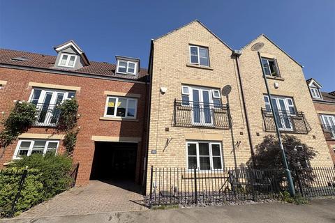 4 bedroom townhouse for sale, Collingsway, Darlington