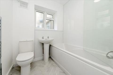 2 bedroom flat for sale, Shepherd's Bush Road, Hammersmith W6