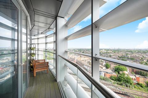2 bedroom flat for sale, Goodwin Street, Finsbury Park, N4