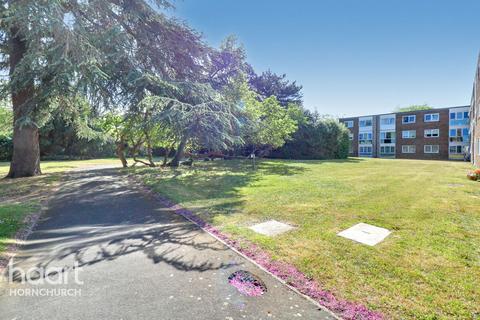 2 bedroom apartment for sale, Chaplaincy Gardens, Hornchurch