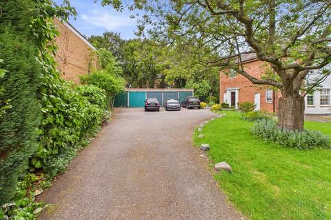 undefined, Elmfield Avenue, Stoneygate, Leicester