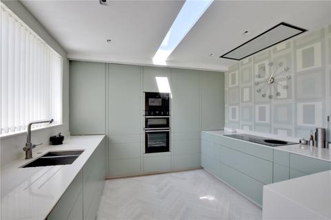 4 bedroom end of terrace house for sale, Thornsbeach Road, Catford, London, SE6