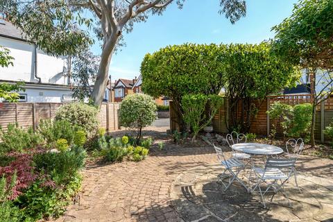 4 bedroom detached house for sale, Crescent Road, Shepperton, TW17