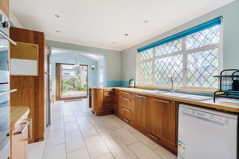 4 bedroom detached house for sale, Crescent Road, Shepperton, TW17