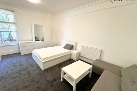 Studio to rent, London N5