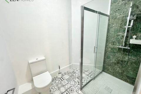 Studio to rent, London N5