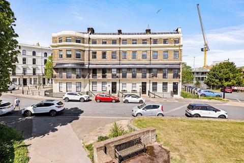 2 bedroom flat for sale, Camden Crescent, Dover, CT16